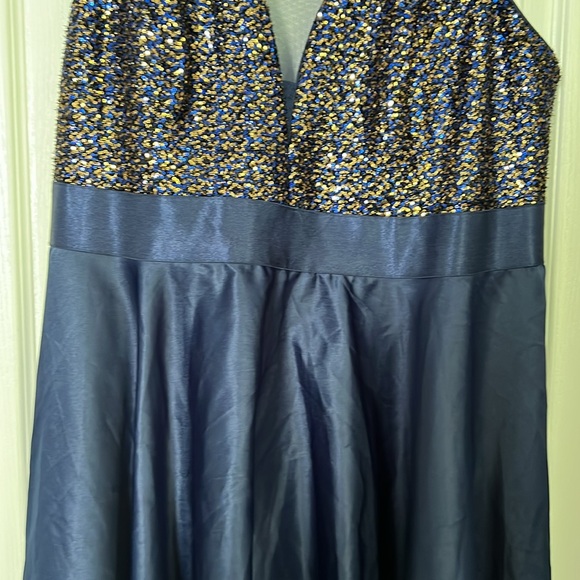 Navy blue prom dress with a sequin top - Picture 2 of 8